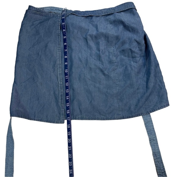 Marine Layer Poppy Reversible Wrap Mini Skirt  Medium Wash Chambray Denim Sz Med - Picture 13 of 16